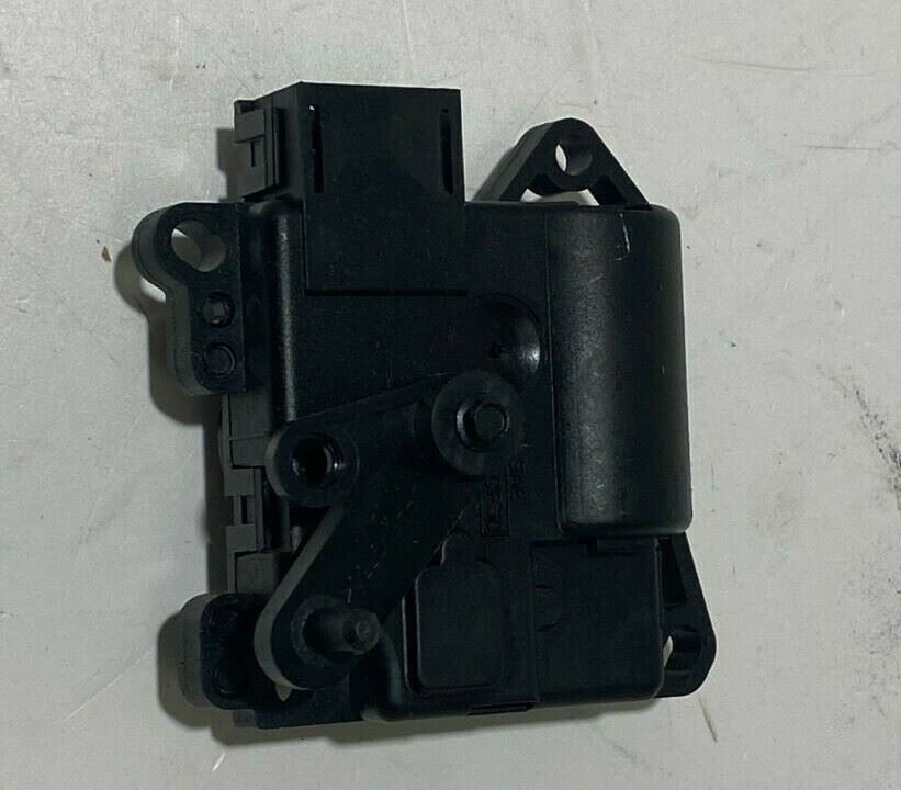 Genuine Jaguar S Type 2001-2008 RH Upper Facia Vent Motor XR857887