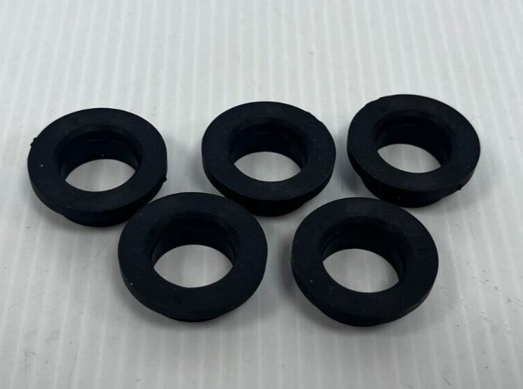 Genuine Land Rover / Range Rover Water Reservoir Grommet DMJ500020