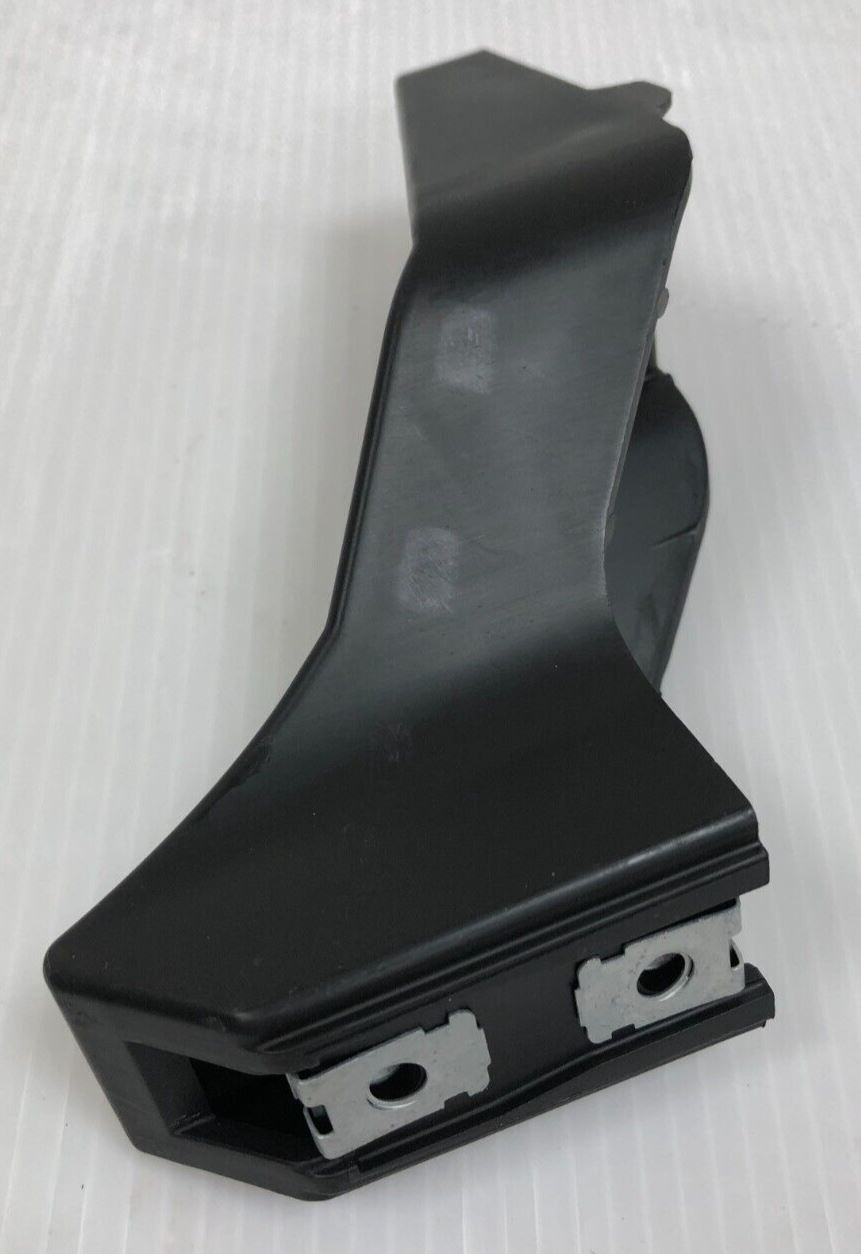 Genuine Ford Focus CGE 2018+ RH Bumper Mounting Bracket 2213589