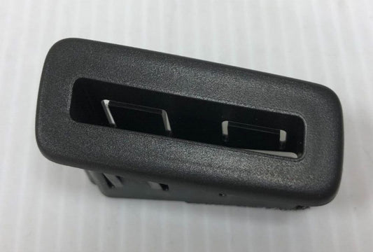 Genuine Land Rover Discovery 5 2017+ RH Tailgate Blind Clip LR082309