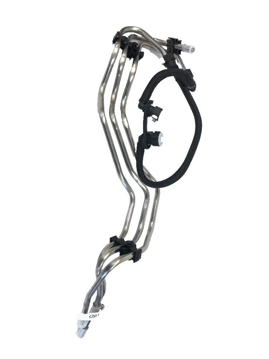 Genuine Jaguar XJ Fuel Feed Pipe - C2D28462