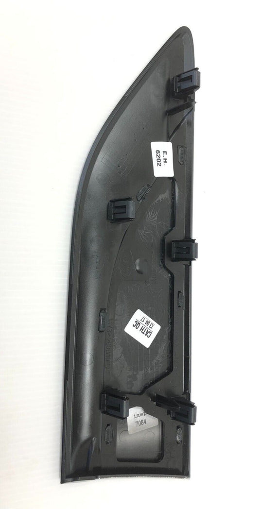 Genuine Land Rover RH Dash Panel And Front Fenders Grille LR083013