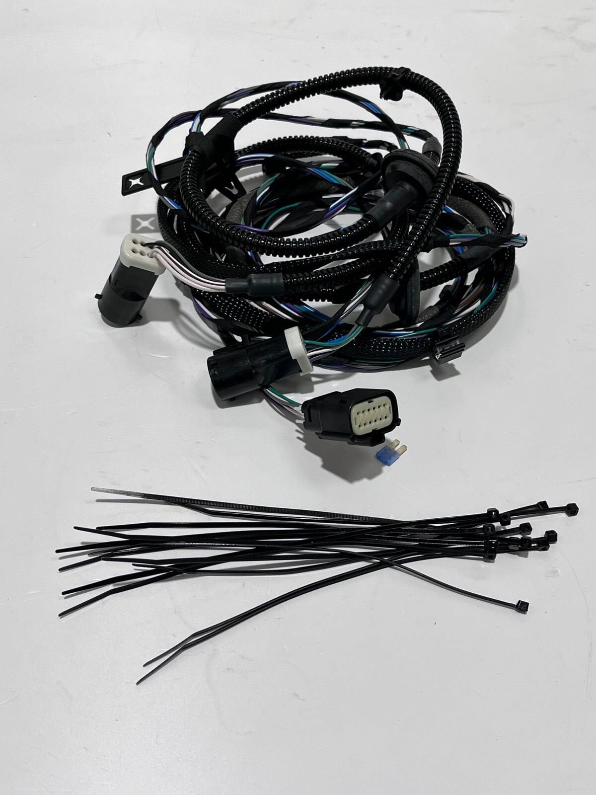 Genuine Land Rover Discovery 5 2017+ Side Step Wire Harness VPLRP0328