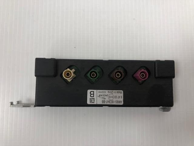 Genuine Jaguar XJ 10-19 LH Analogue & DAB  Rear Screen Amplifier C2D2984