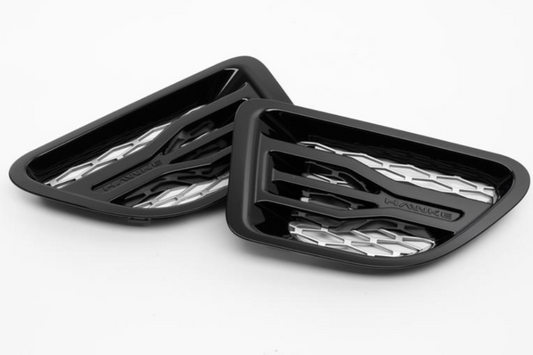 Range Rover Sport 'HAWKE' Saker Side Vents - Black With Silver Mesh