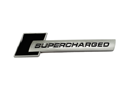 „Supercharged“-Karosserie-Styling-Emblem